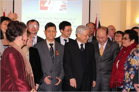 Party leader Nguyen Phu Trong visits the UK and Northern Ireland - ảnh 1